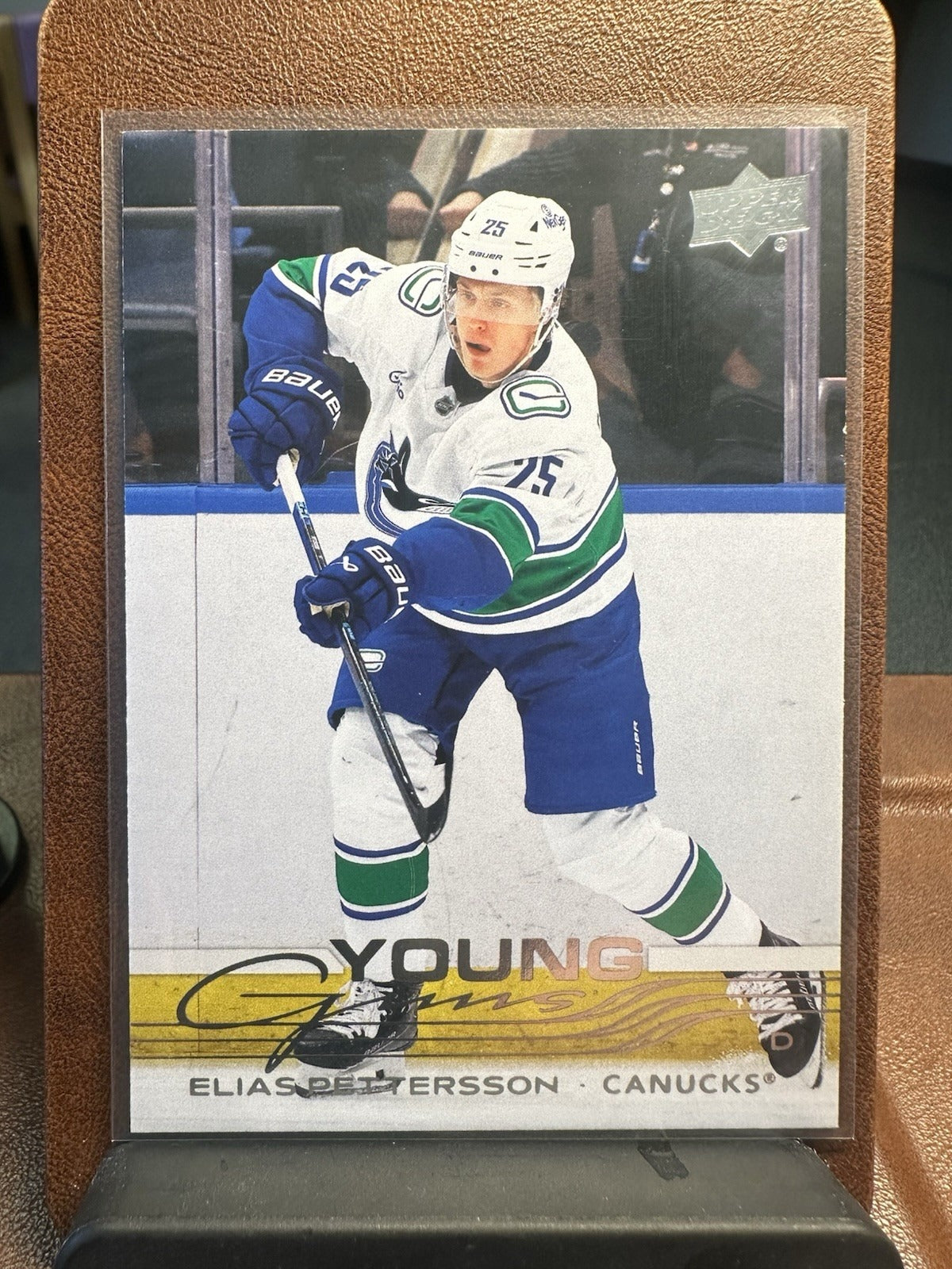 2025-26 UPPER DECK SERIES 1 #223 ELIAS PETTERSSON YOUNG GUNS RC RAW